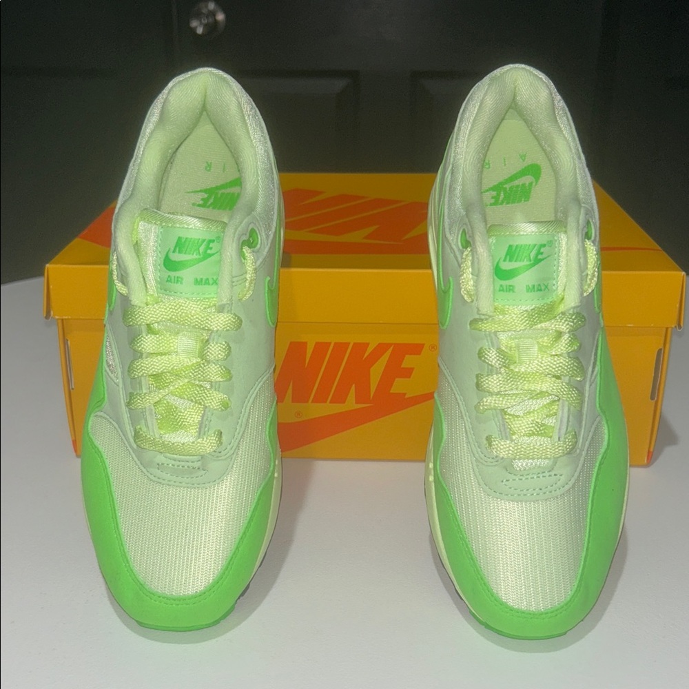 Nike Air Max 1 ‘87 “High Saturation Green Vapor” Women’s Size 9 - Picture 3 of 9